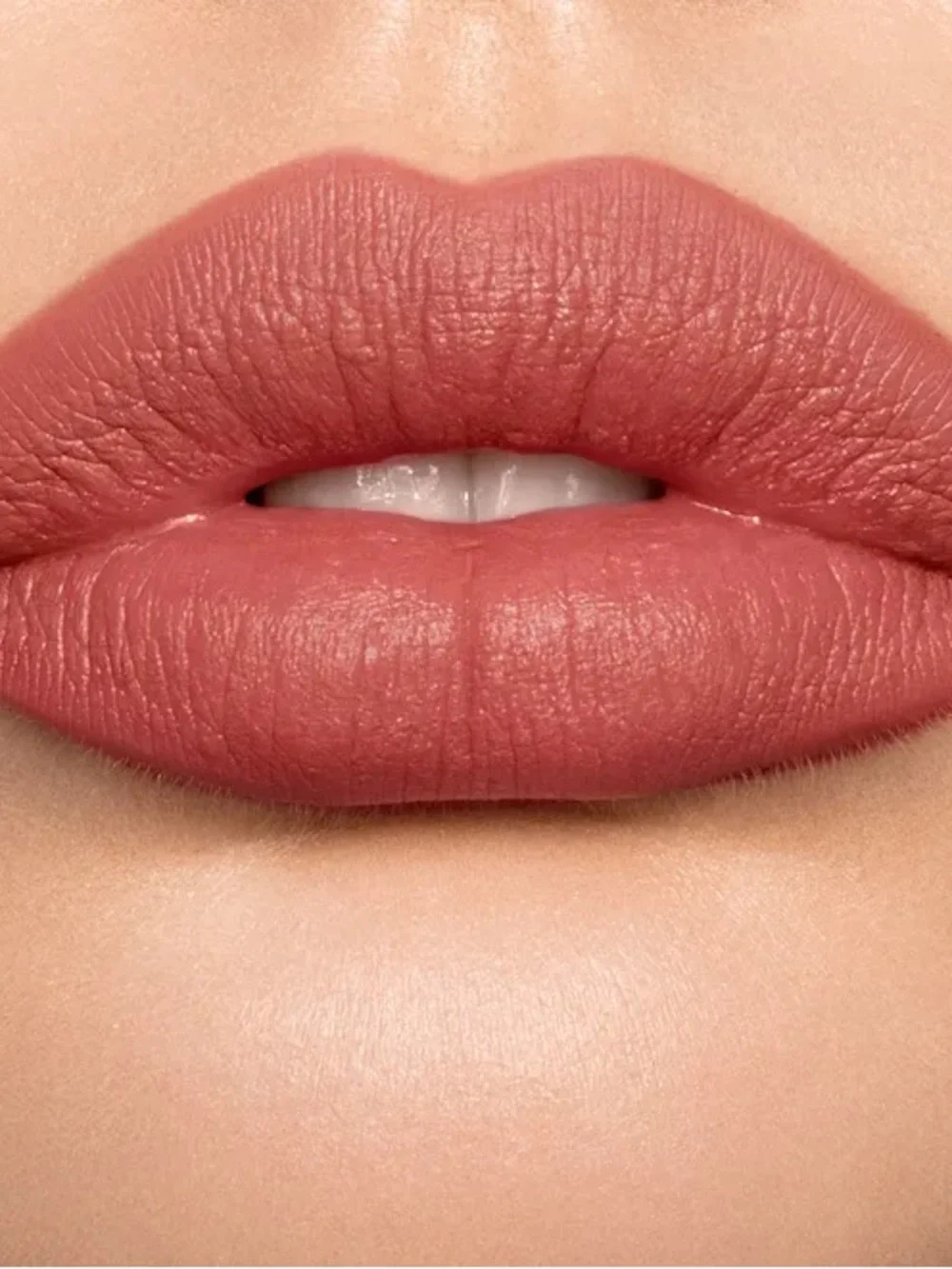 Charlotte Tilbury Matte Revolution Lipstick - MRS KISSES - CLASSIC PACKAGING